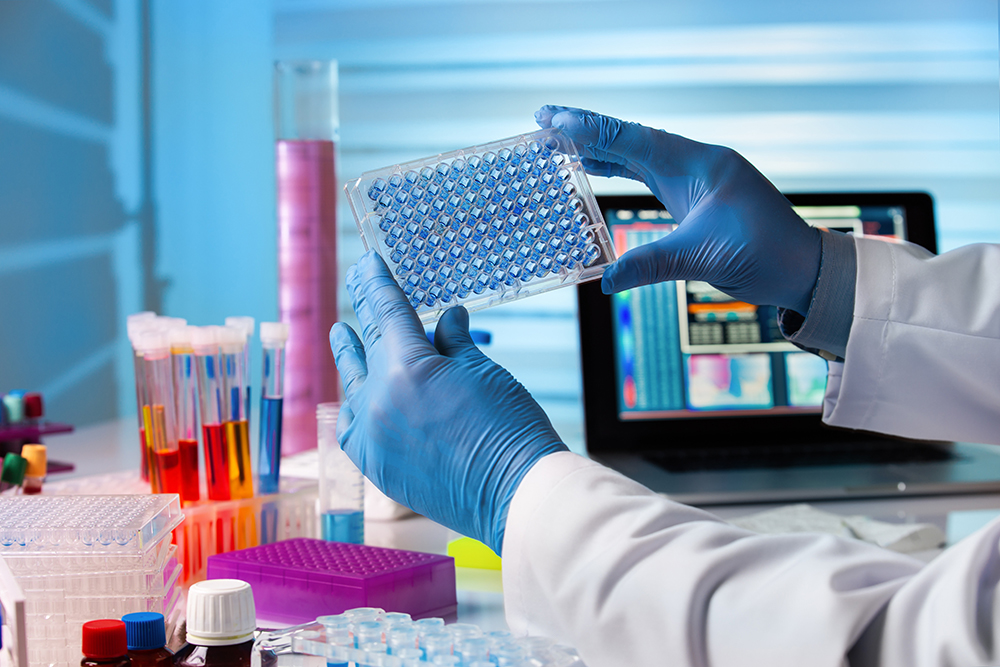 scientist-working-in-laboratory-with-samples-in-micro-plate_8049-x-5367-px