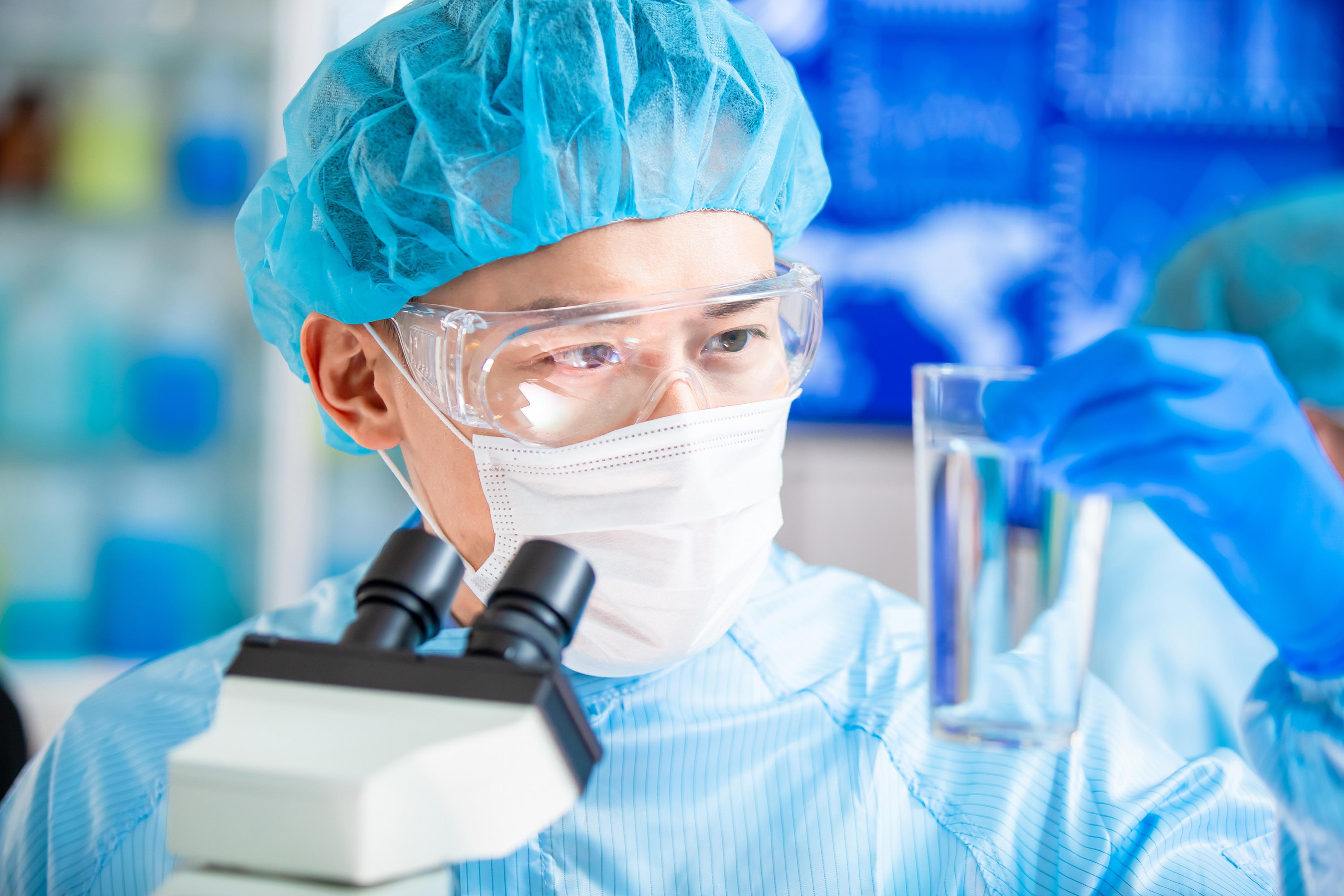 asian-scientist-team-has-researching-about-water-quality-assurance-in-the-laboratory_4500-x-3000-px