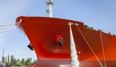rsz_1a_civilian_ship_and_the_pirate_ship_xl_8424x5616px