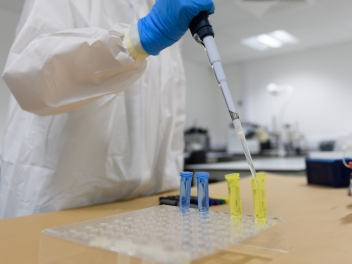 dna-image-tile