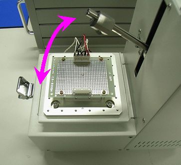 微加振試験機動作