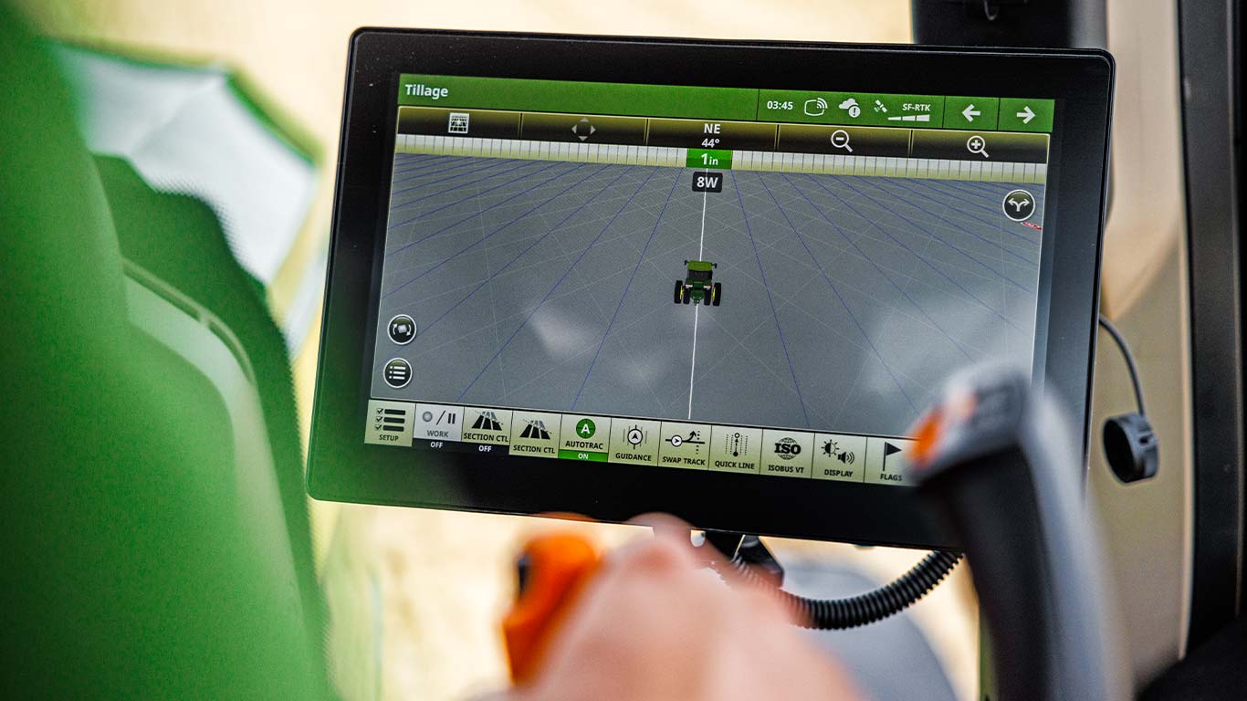 agro-john-deere-screen-in-tractor