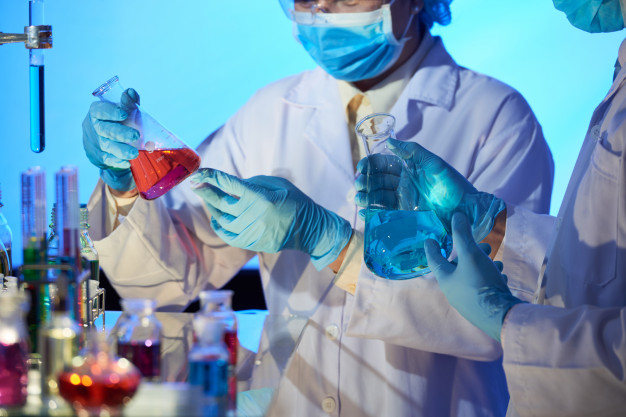 talented-chemists-workplace_1098-18432