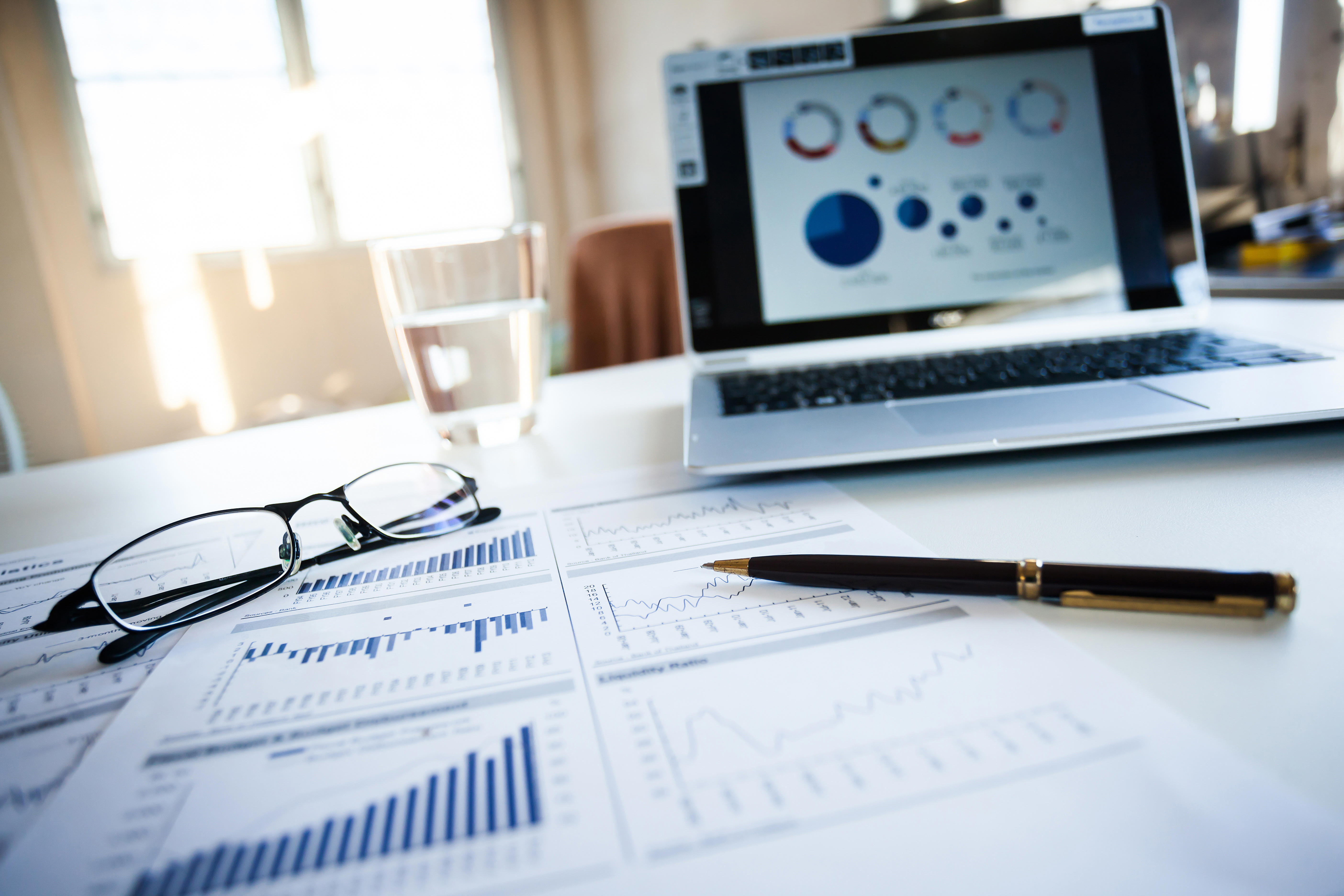 report-the-business-profitable-growth-xxl_5616x3744px