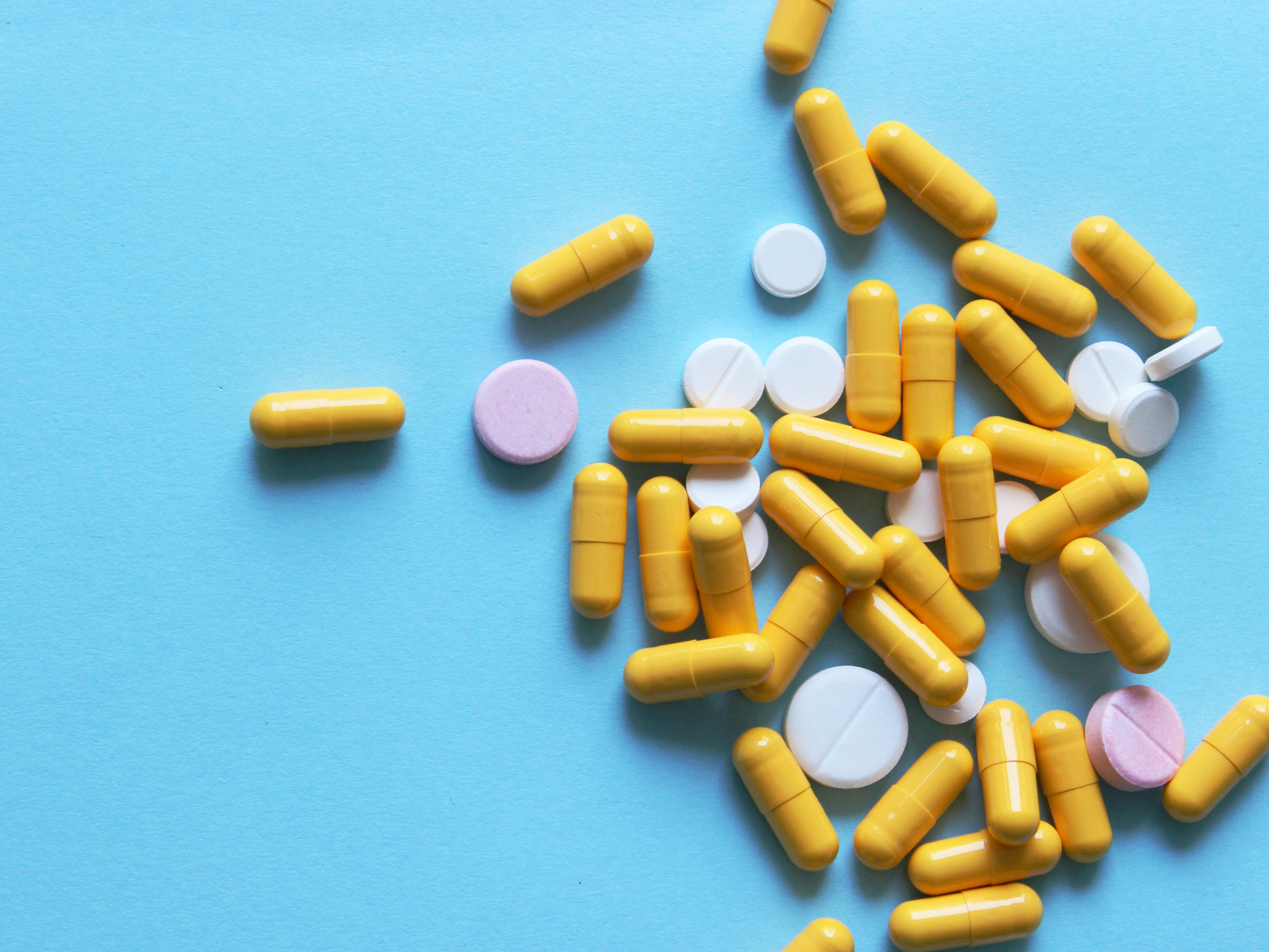 as_pharmaceuticals_1_pills-on-a-colored-background-top-view-close-up-medicines-vitamins_7776-x-5184px_4by3