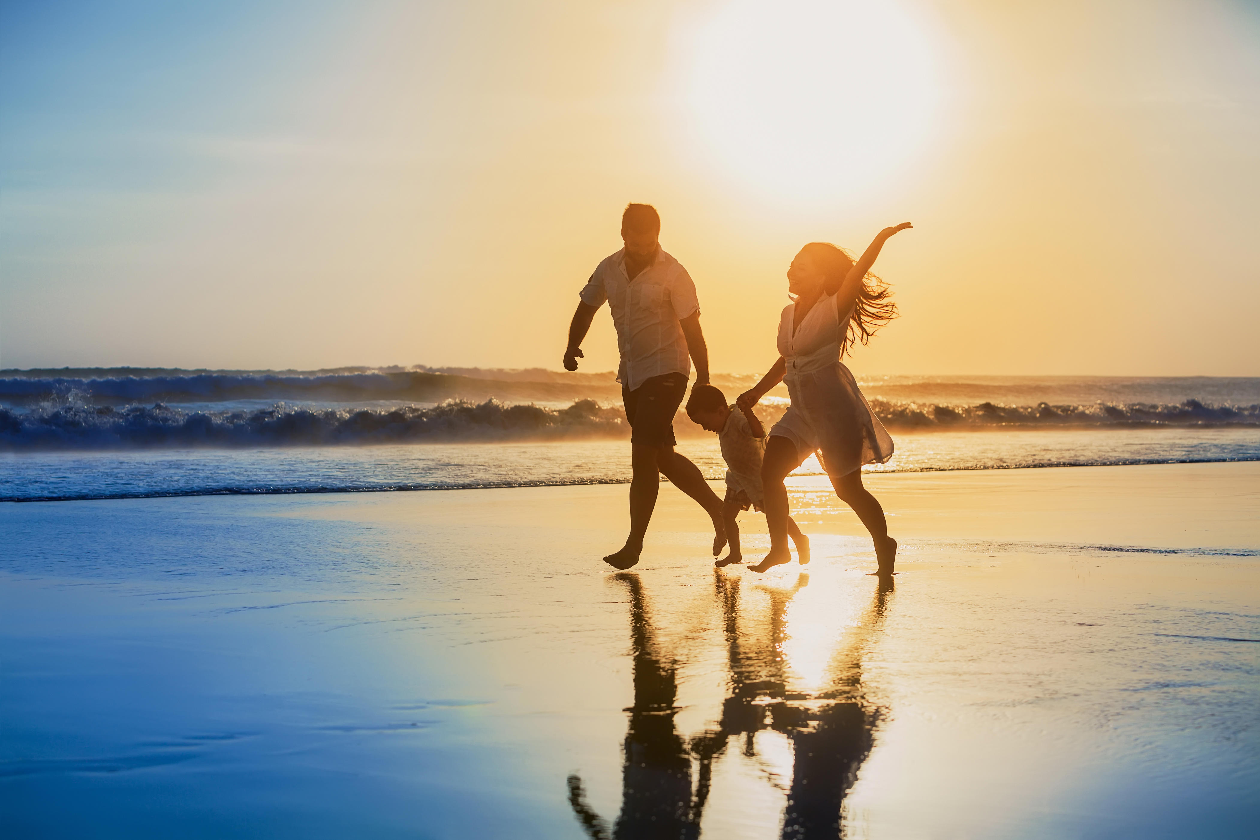happy-family-father-mother-baby-son-hold-hands-and-run-l_4203x2802px