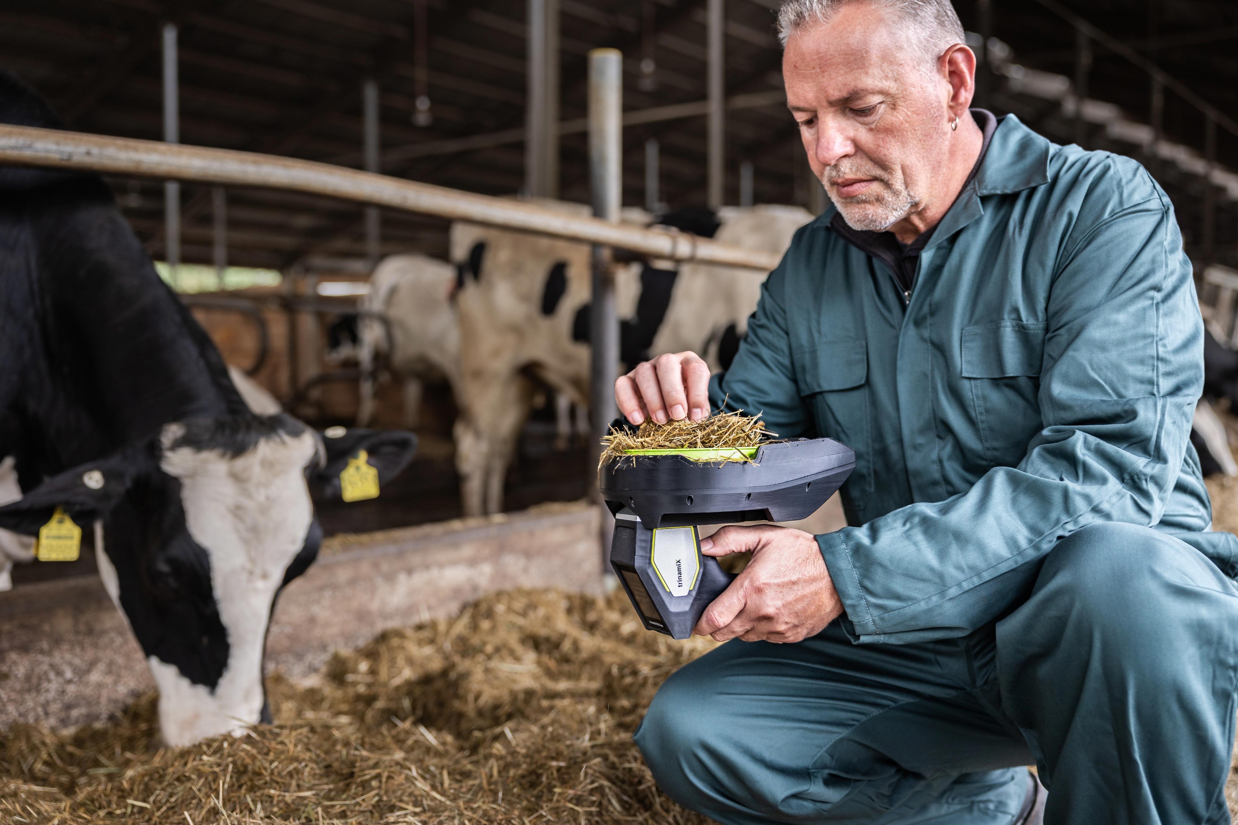 eurofins-agro-testing-on-farm-solutions-trinamix_paltwo-f2f_20240917_0546_4000x2667px