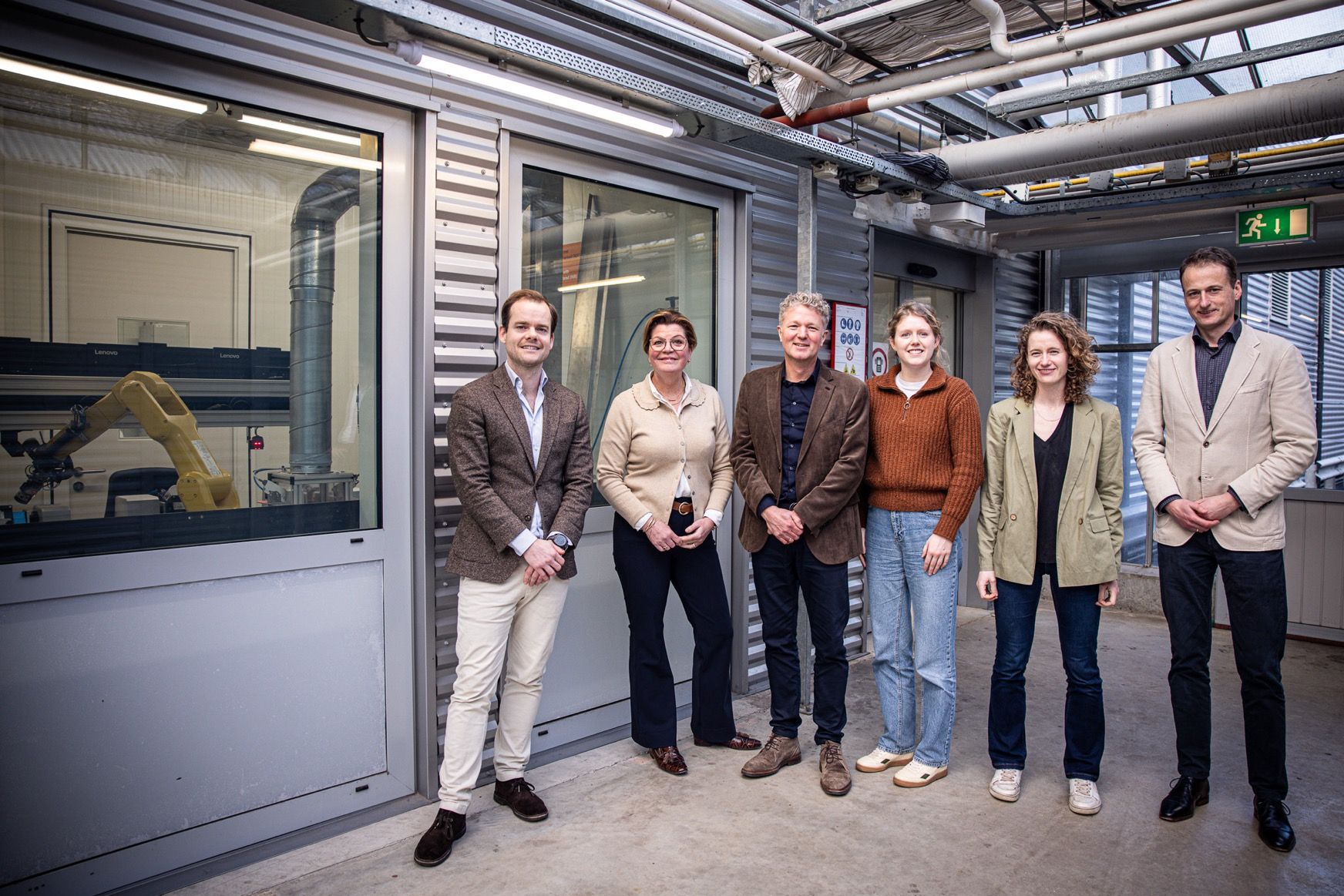 minister_van_der_wal_op_werkbezoek_bij_eurofins_agro_-_2