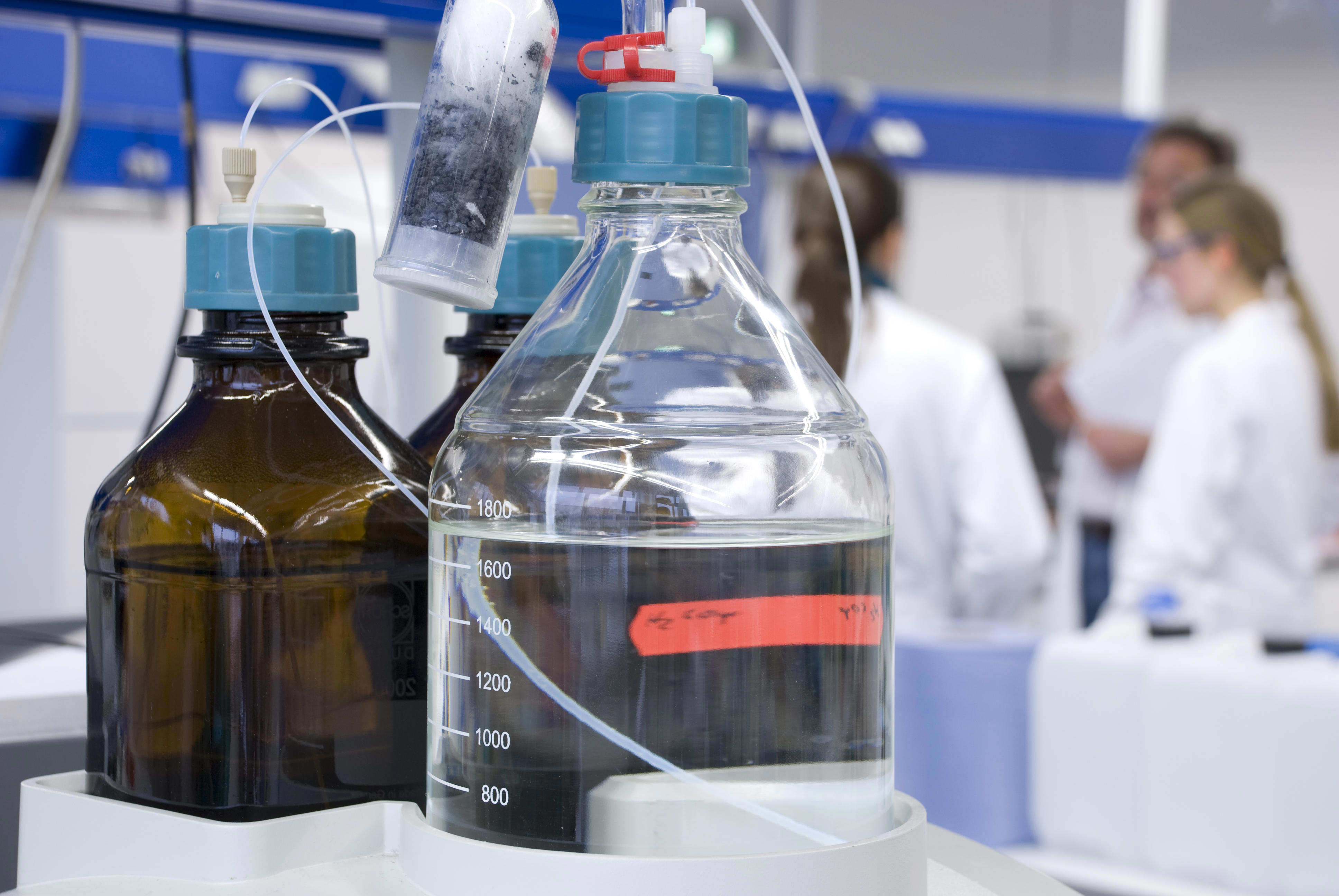 agro-bottle-blue-cap-eurofins-laboratorium