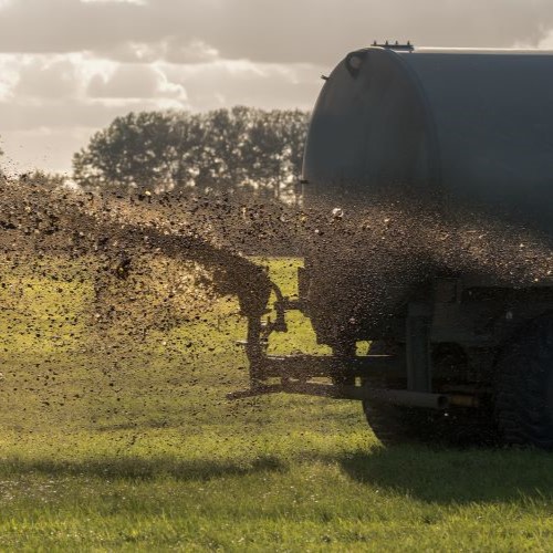 manure-from-the-tanker_eurofins-agro