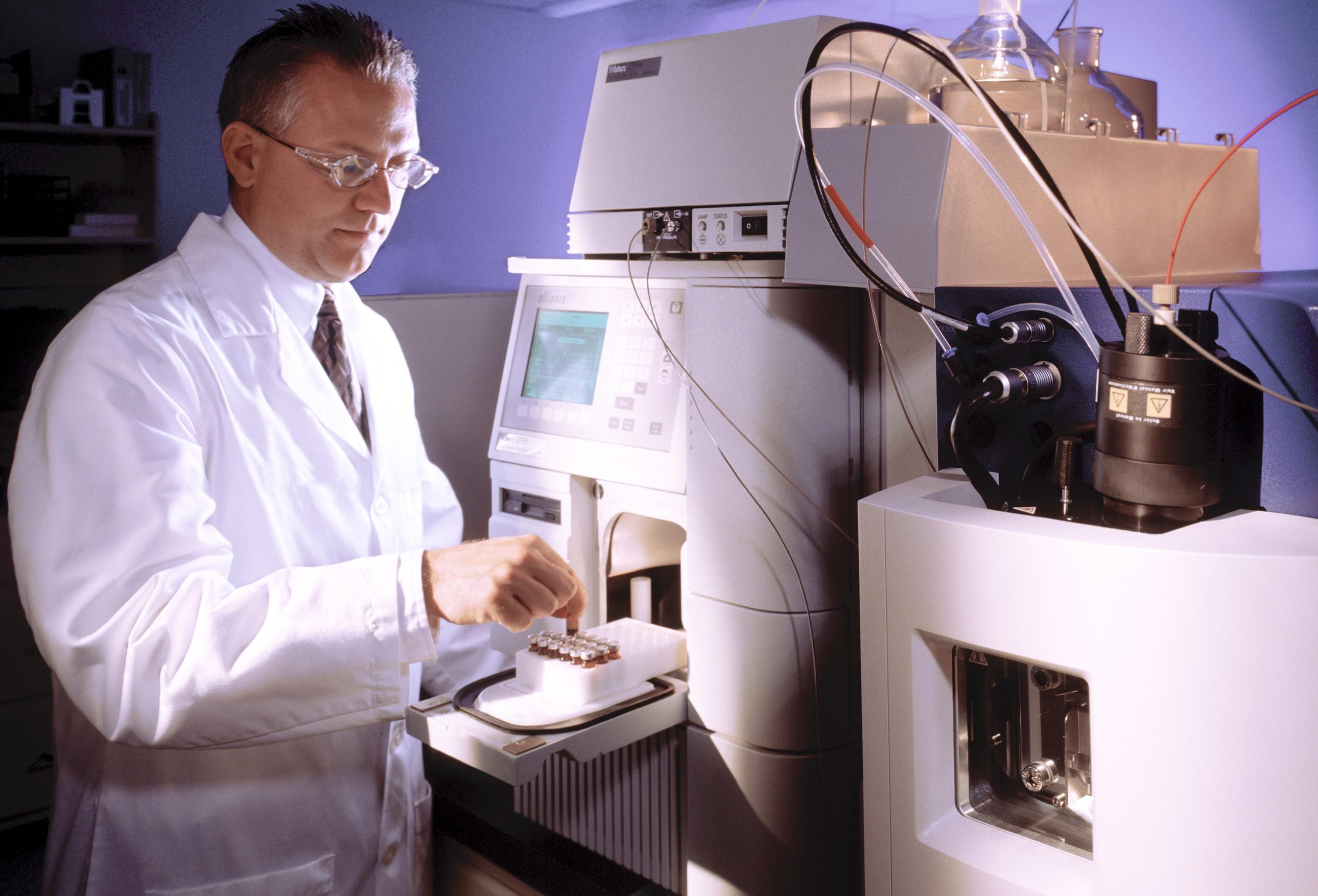 bioprocess-residuals_vial-machine-tom-lehman-medres