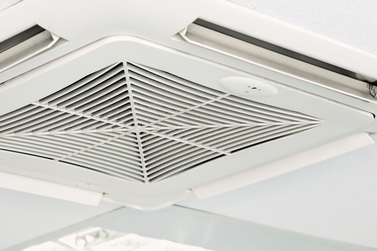 modernairconditioningsysteminstalledontheceiling_768x512px
