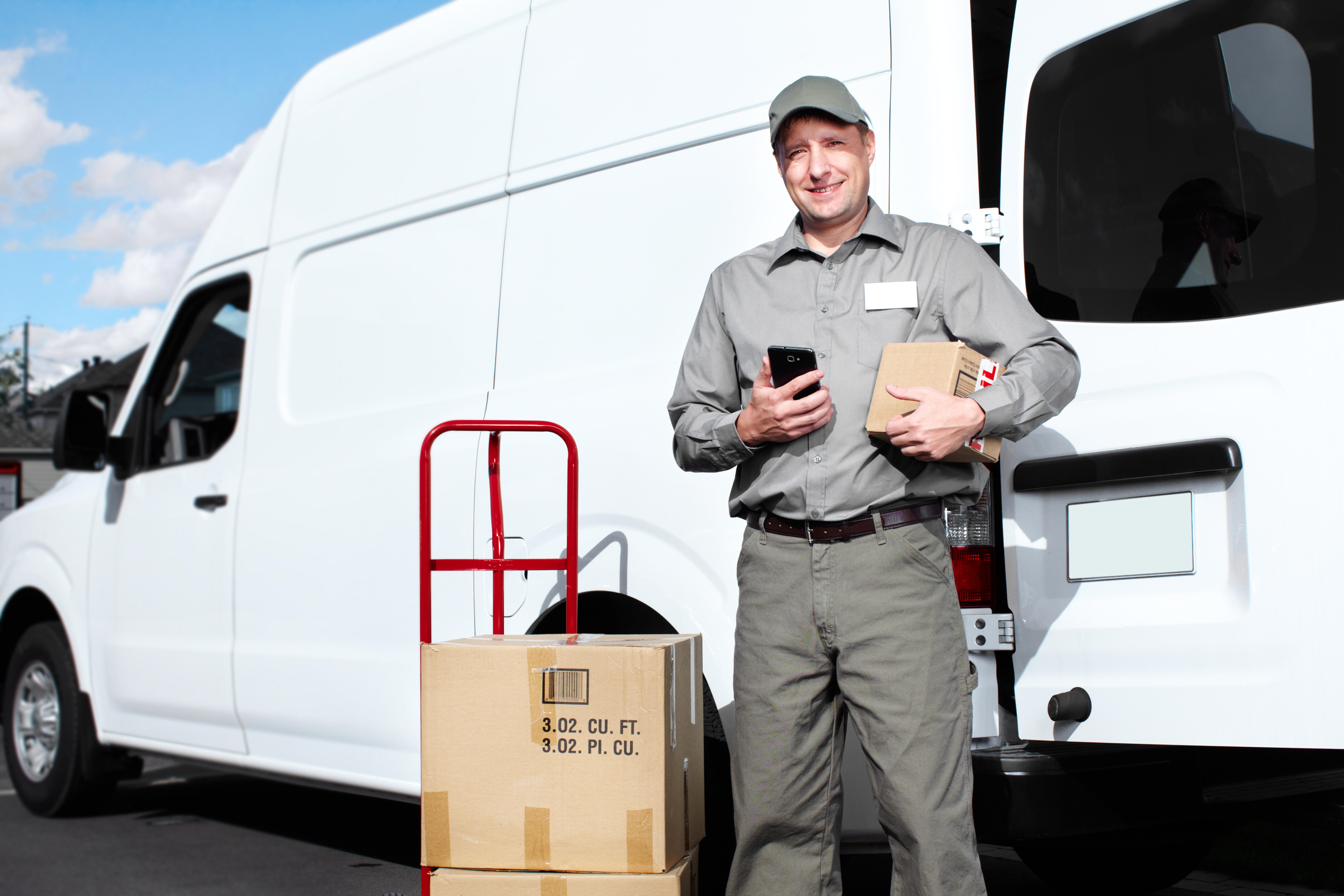happy-professional-shipping-courier-delivery-postal-service_5616x3744px