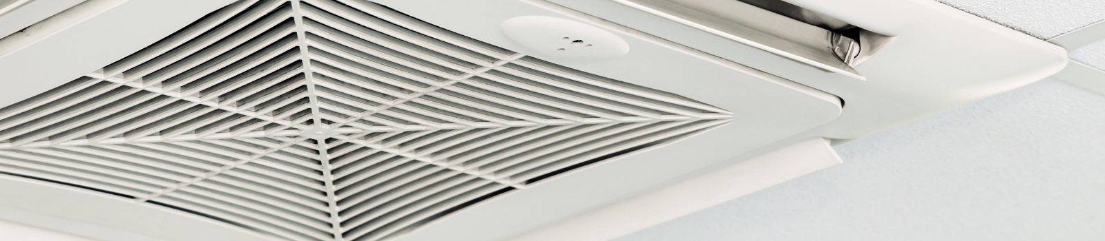 modernairconditioningsysteminstalledontheceiling_1600x350px