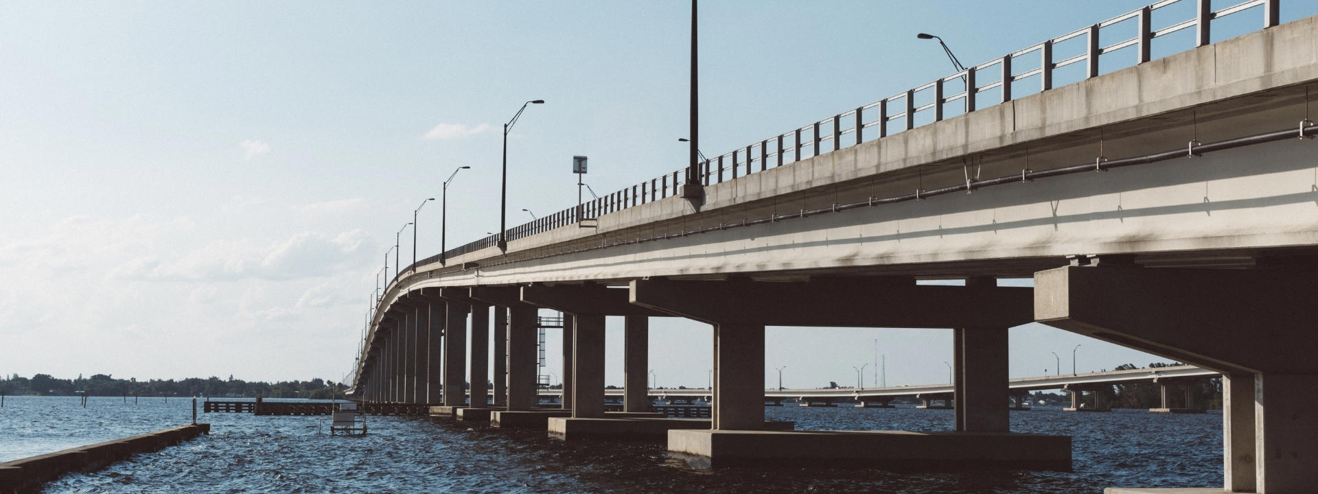 Betonisillan kuntotutkimus ja betonirakenteiden näytteenotto siltojen erityistarkastusta varten.