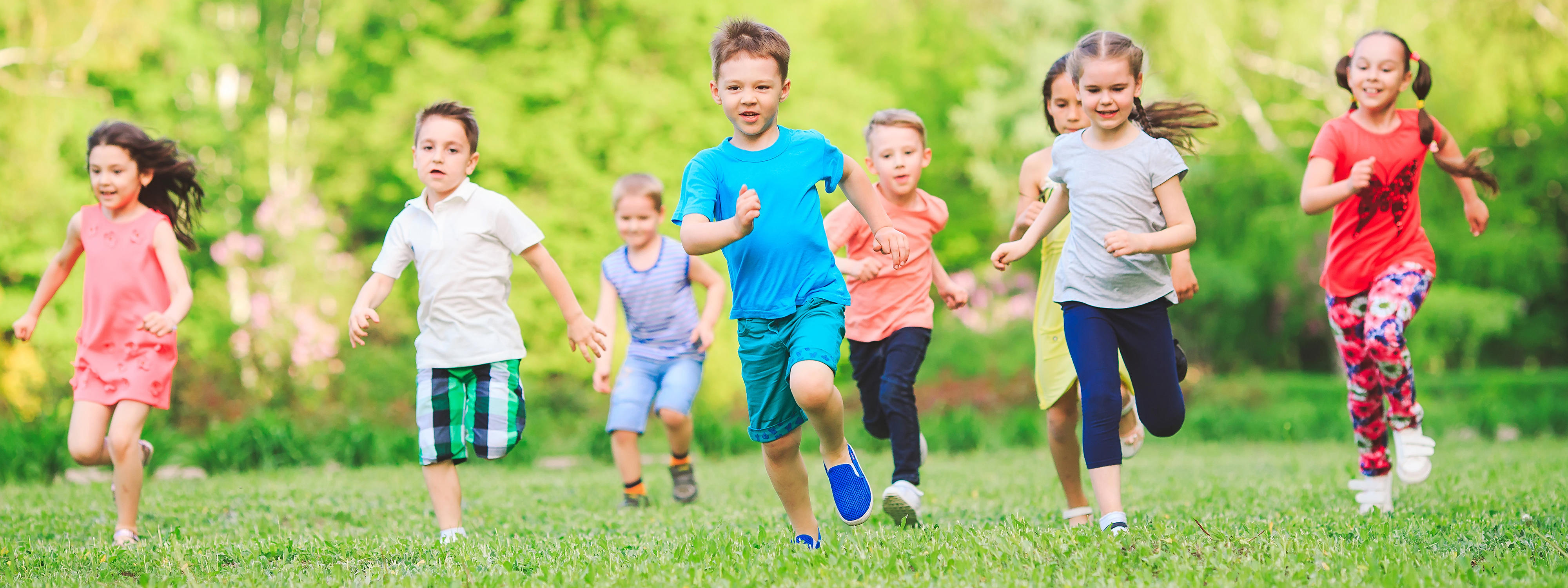 many-different-kids-boys-and-girls-running-in-the-park-on-sunny-summer-day-in-casual-clothes_1920-x-720-px