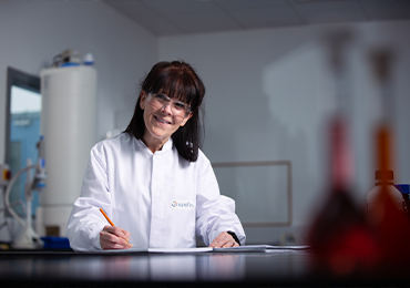 Analyse en laboratoire Eurofins BioPharma Product Testing : quantification des excipients, polysorbate 20 et 80, contrôle qualité biopharmaceutique. 