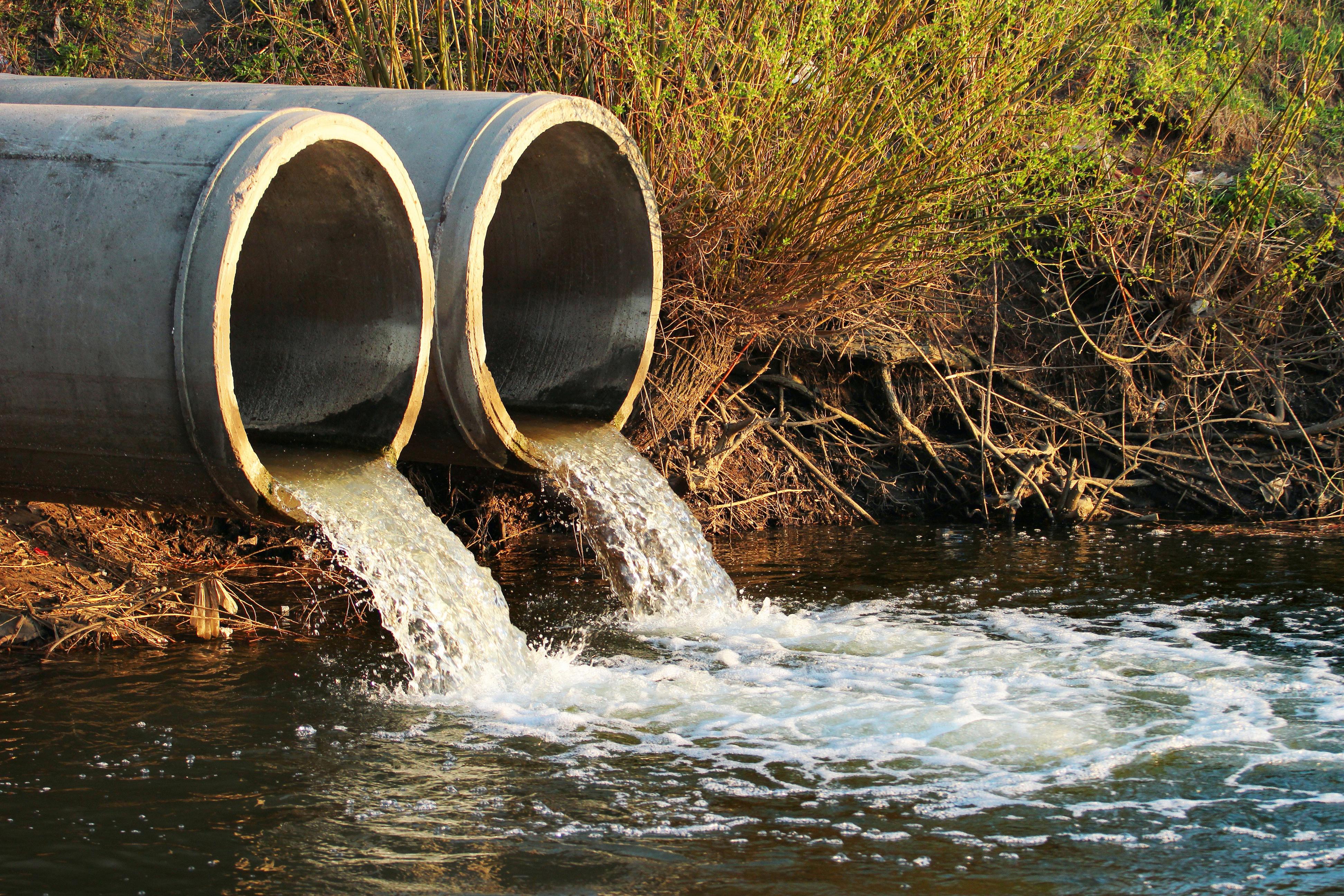discharge-of-sewage-into-a-river_7776-x-5184-px2