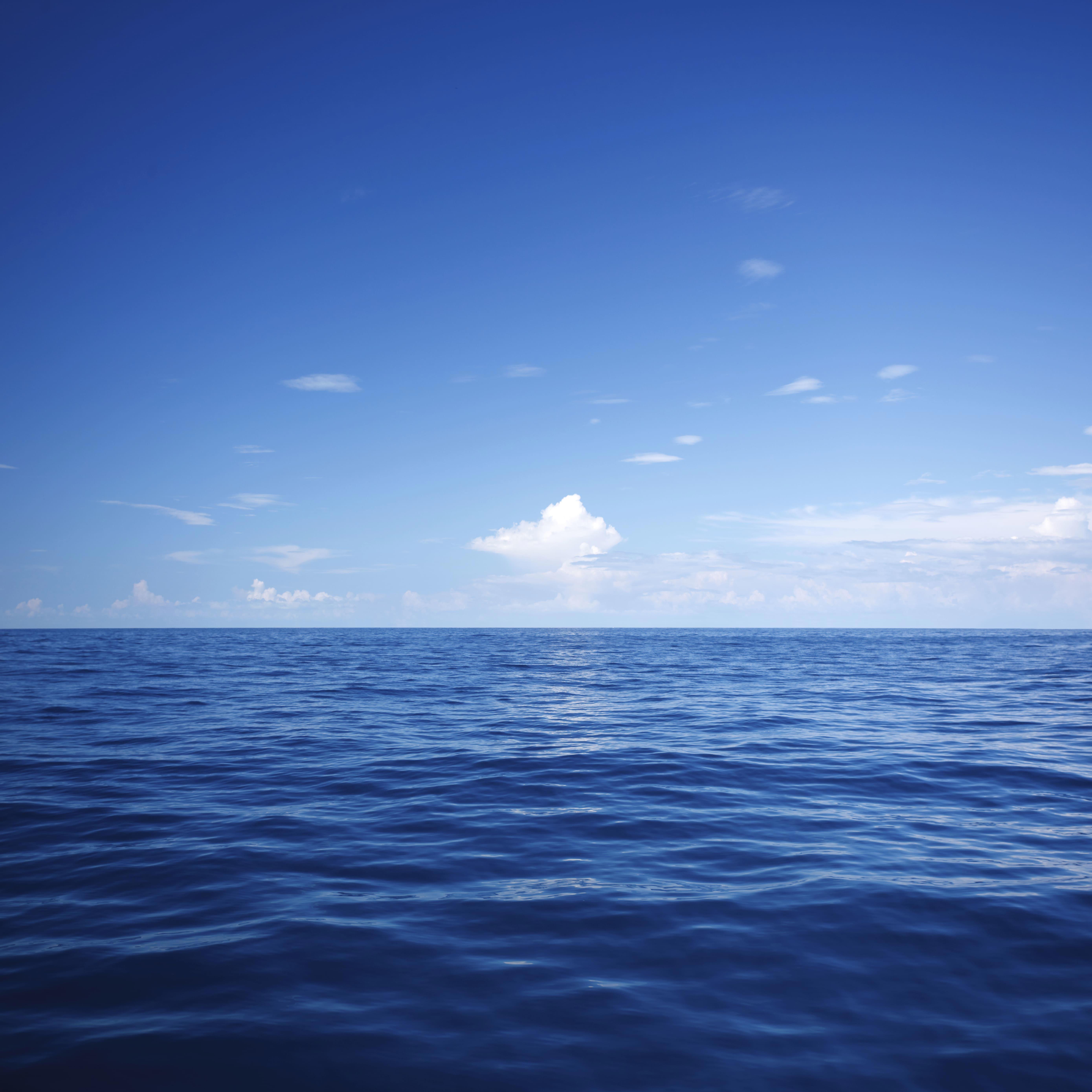 deep-blue-ocean_5558x5558px-2