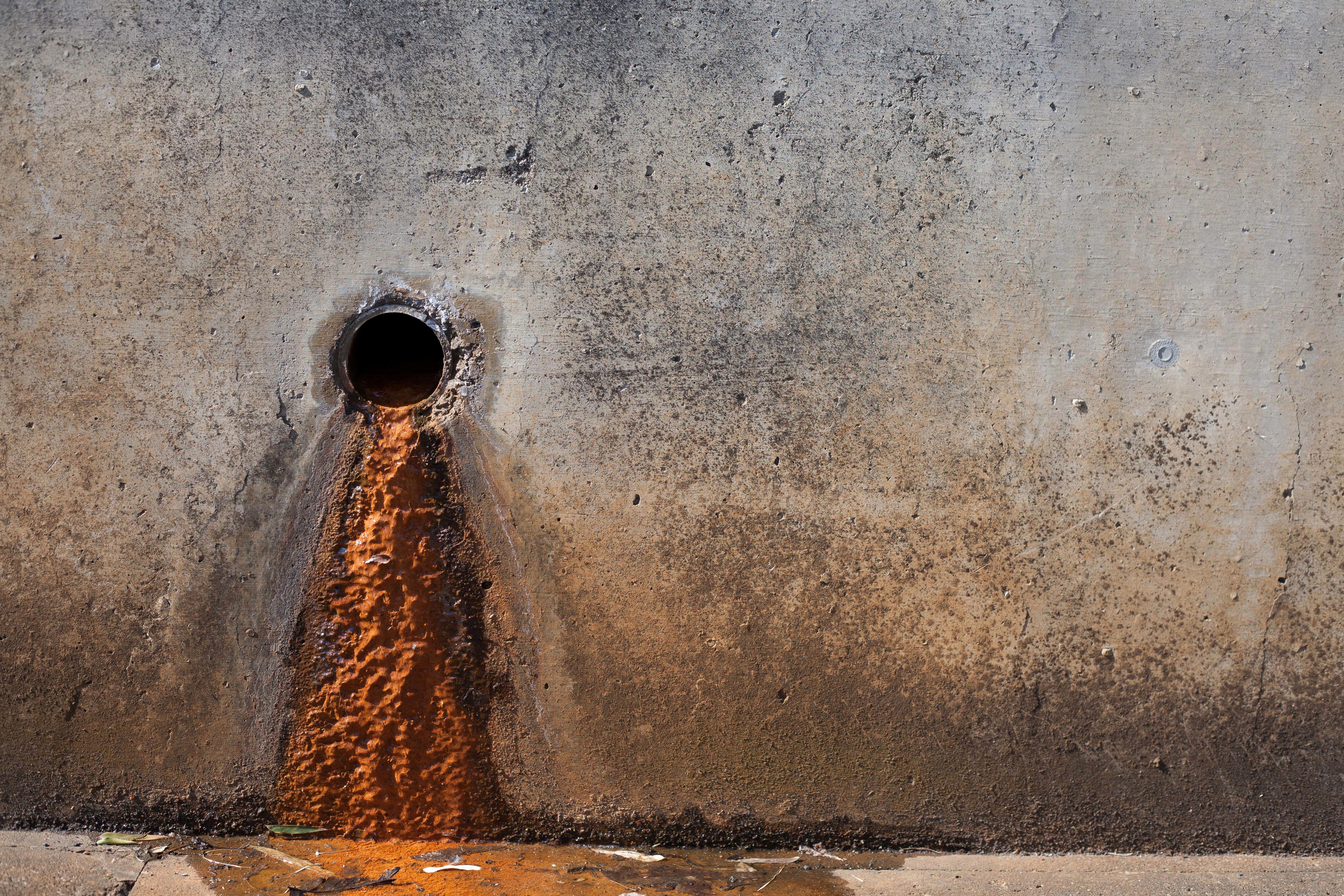 rusty-sludge-from-a-drain-pipe_6552-x-4368px