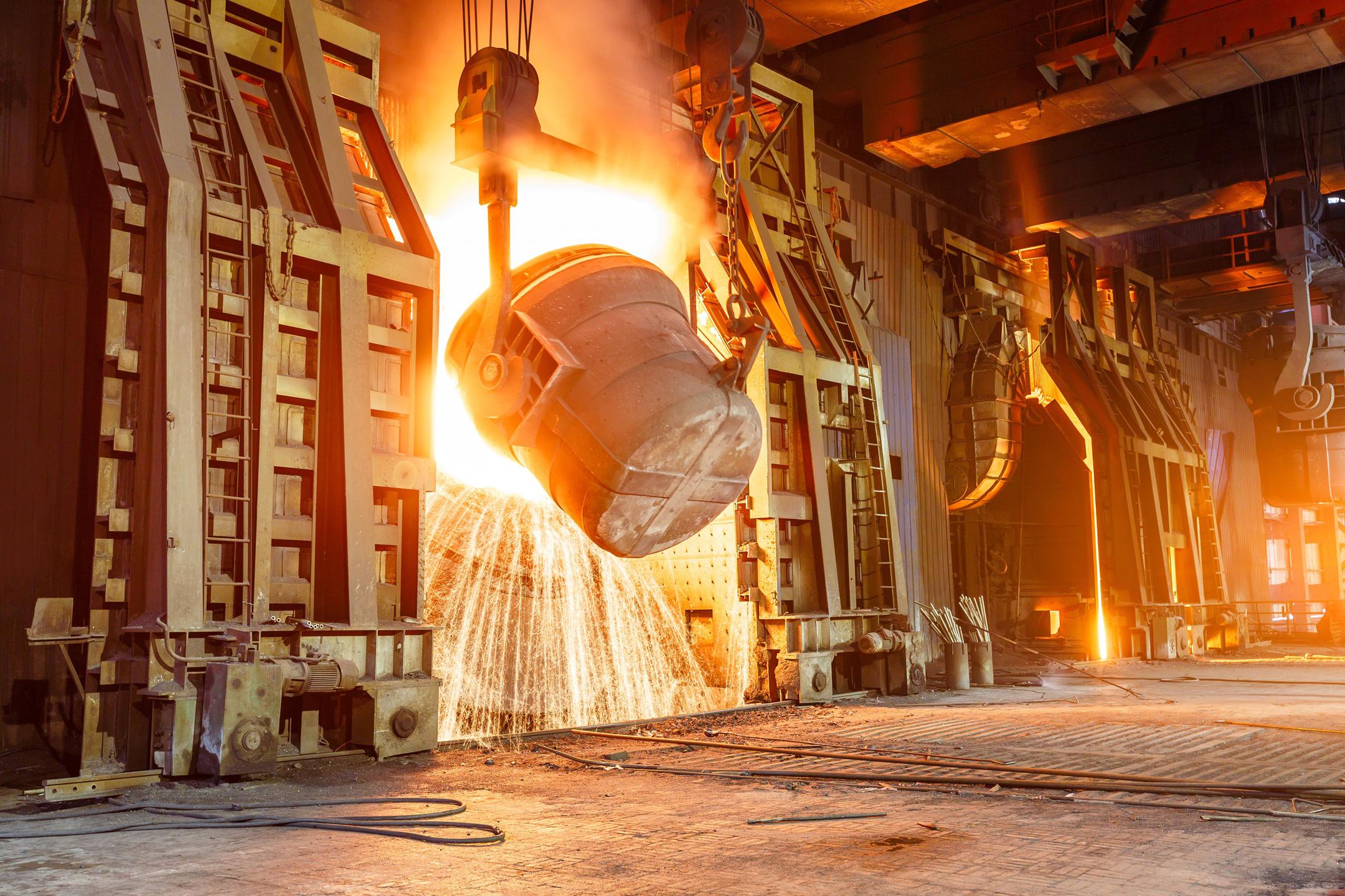 blast-furnace-smelting-liquid-steel-in-steel-mills_8640-x-5760-px
