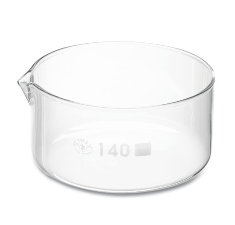 Bécher en verre transparent de laboratoire, marqué "SIMAX" avec un symbole étoilé et une graduation "140" à côté d’un carré rempli. Utilisé pour la mesure et la manipulation de liquides dans le cadre des essais de dégradations forcées réalisés par Eurofins BioPharma Product Testing.