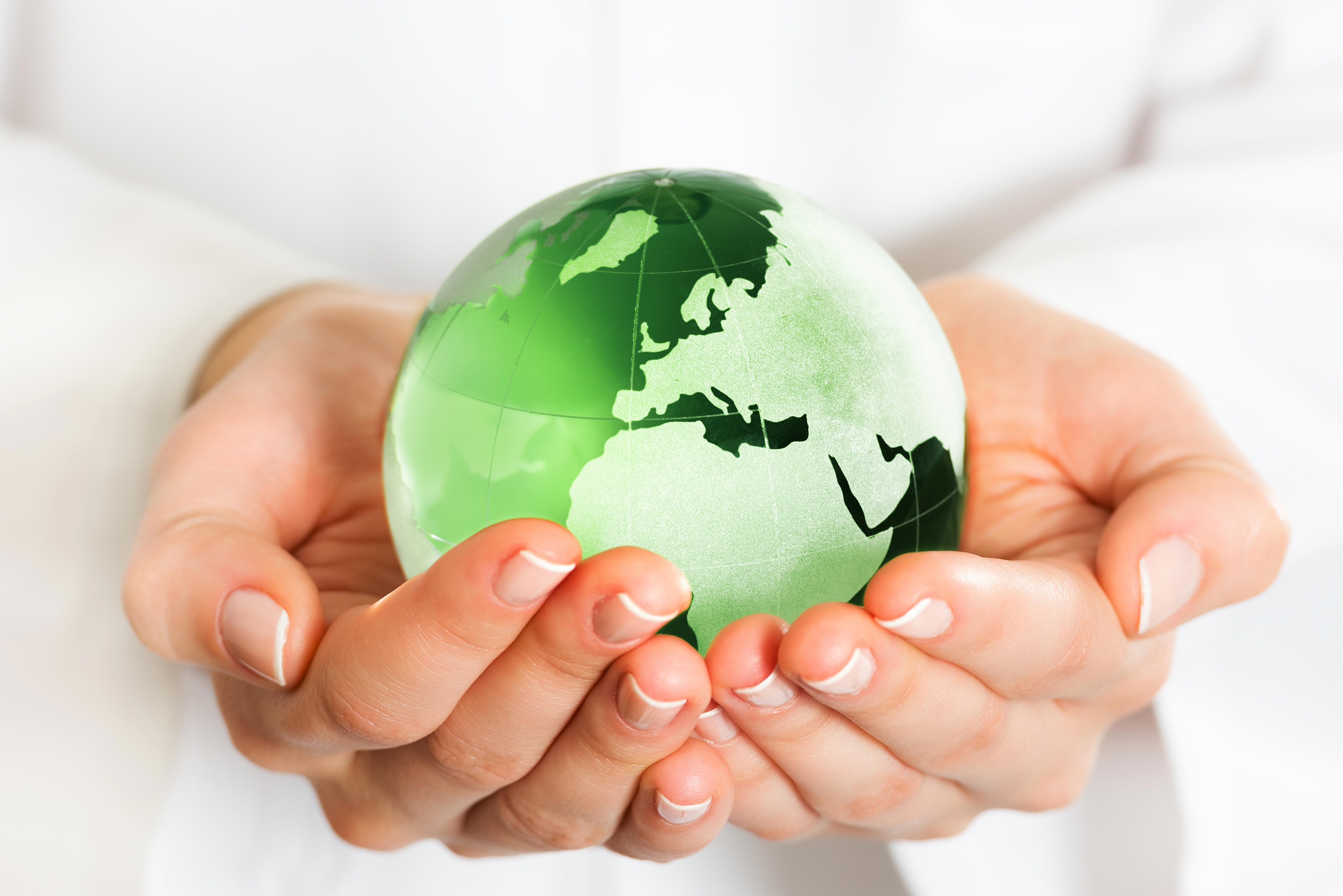 hand-holding-green-glass-globe-xxl_4170x2782px