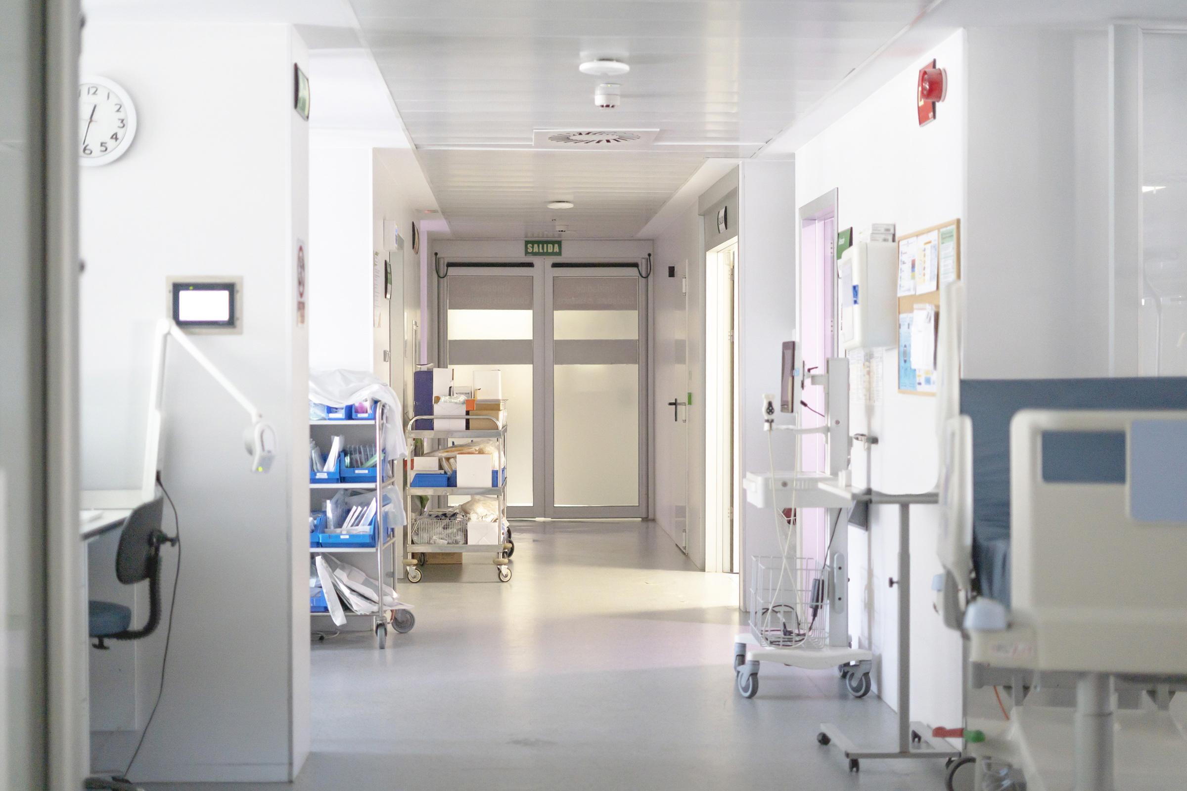 pasillo-hospital-calidad-aire