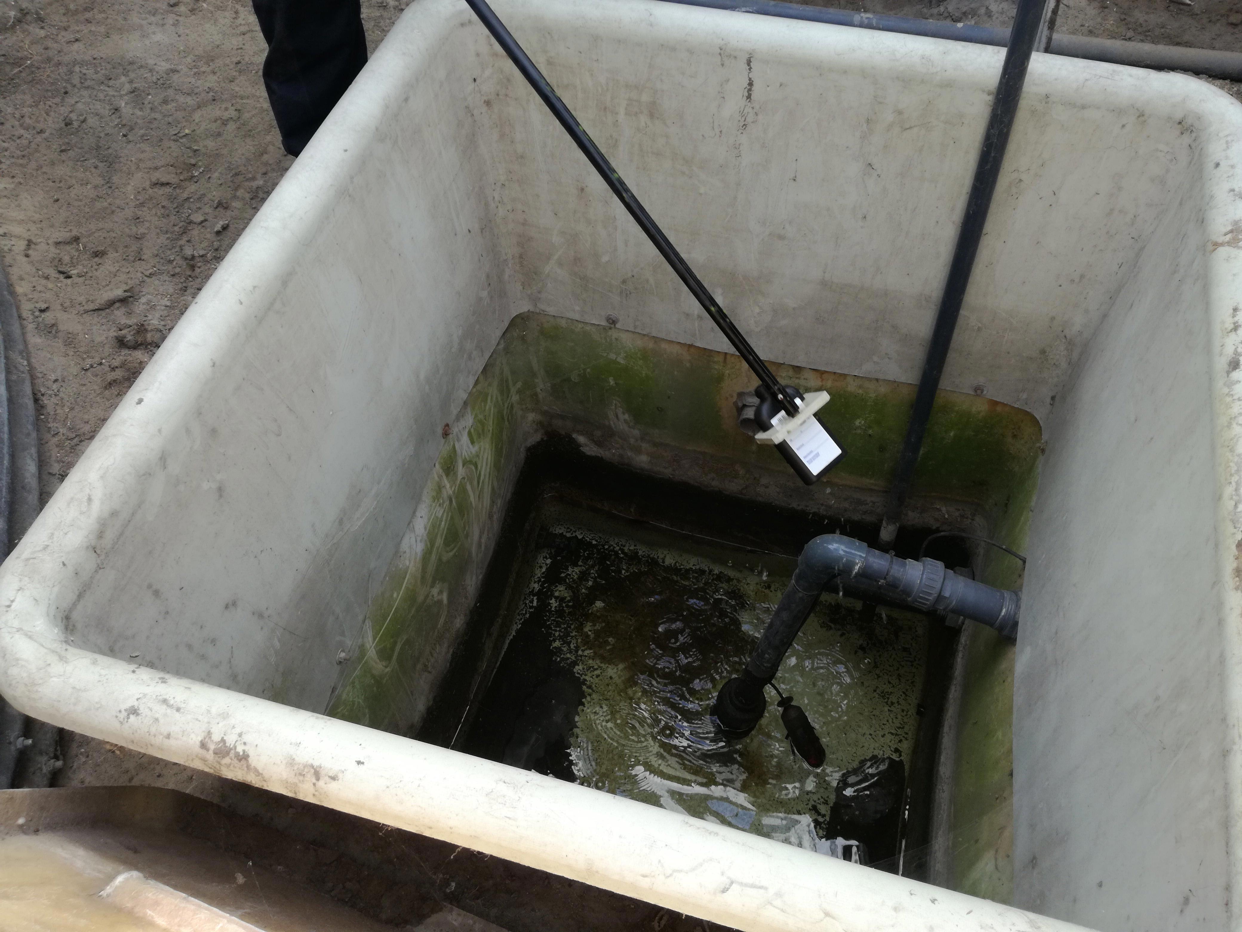 agro-water-sample-taking