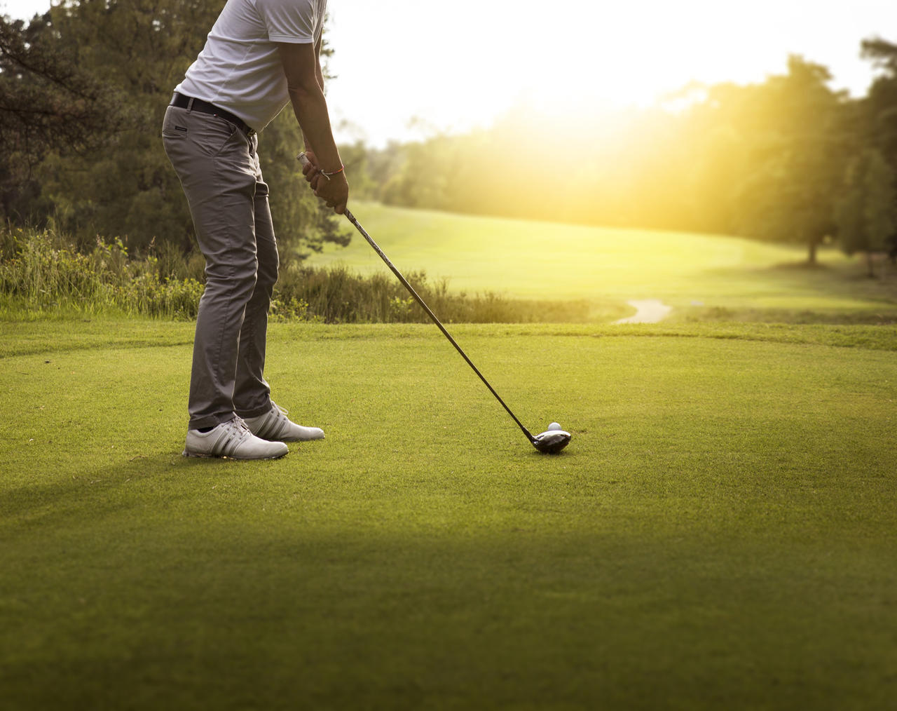agro-sport-fields-and-golf-courses-man-with-golfclub