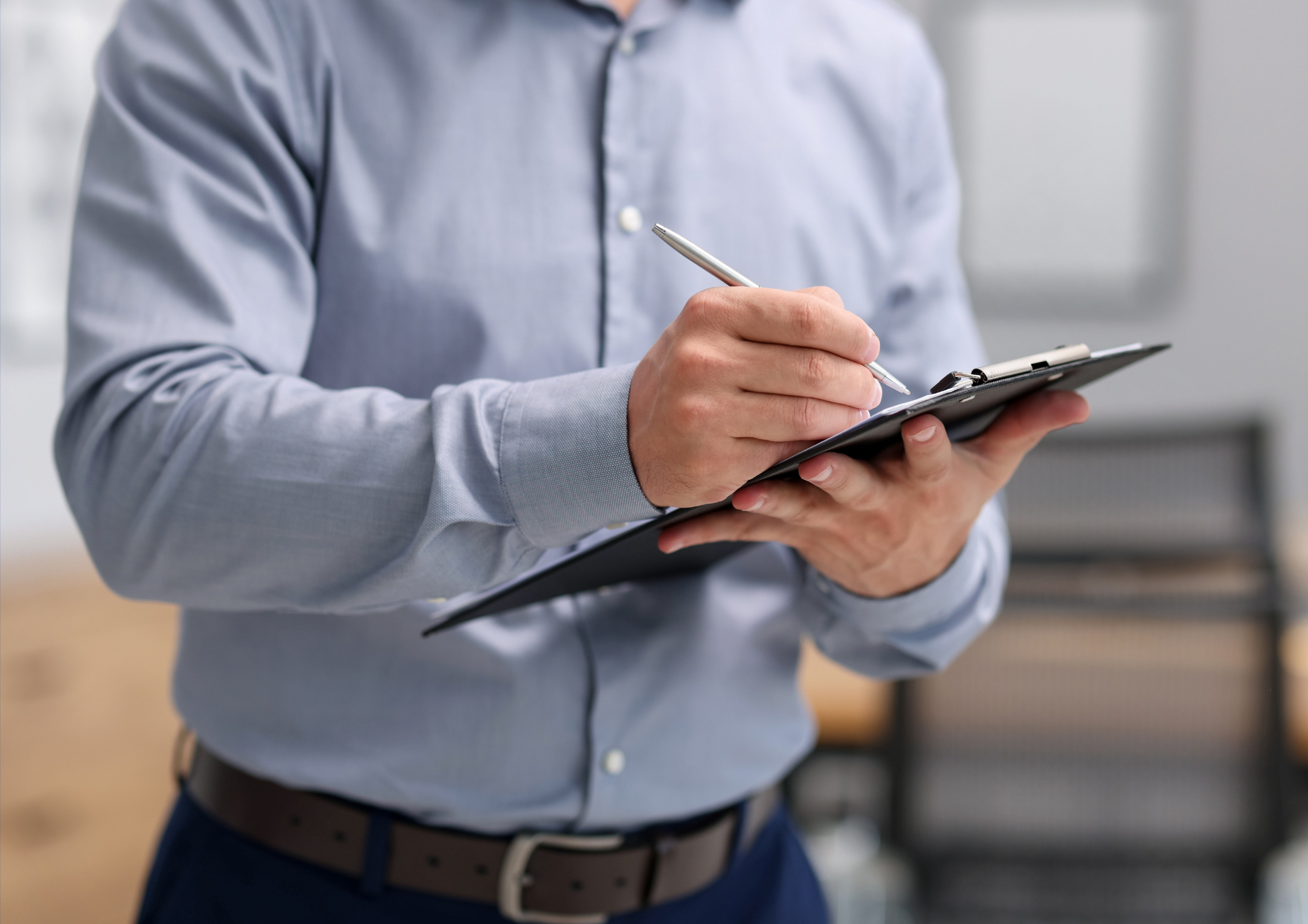 businessman-taking-notes