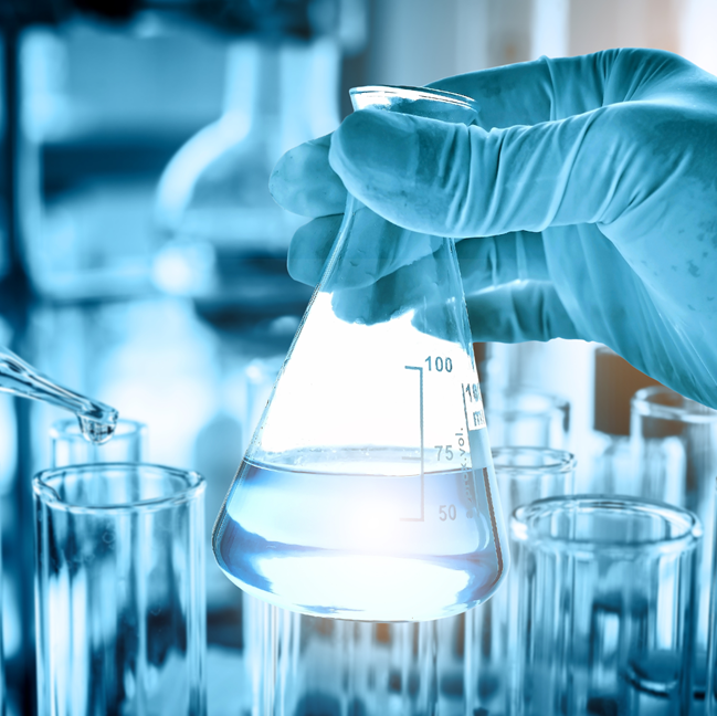 scientist-holding-flask_648