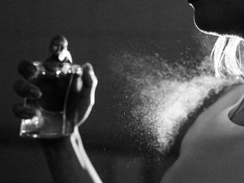 product-testing-perfume