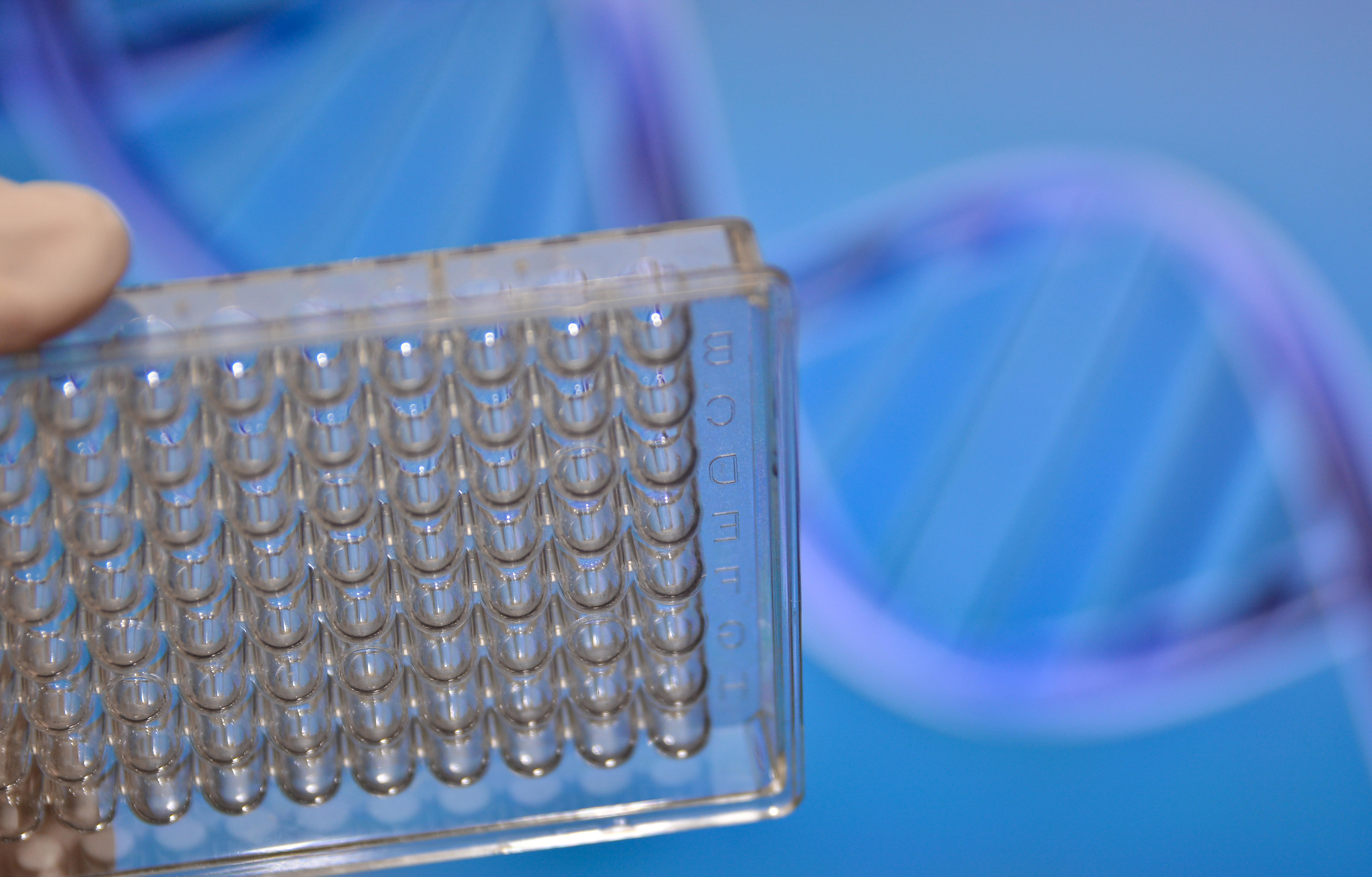 dna-testing-in-genetic-laboratories-biological-scientific-equipment_5250-x-3357px