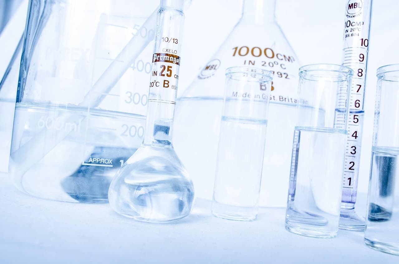 agro-lab-217043_1280-min
